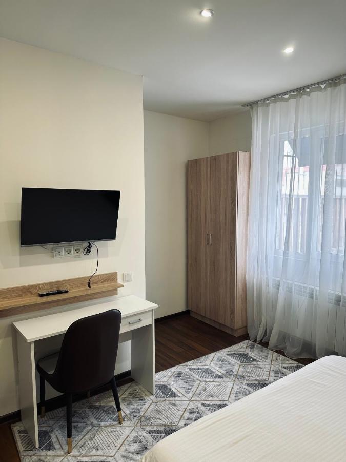 Nava Hotel Yerevan Exterior photo