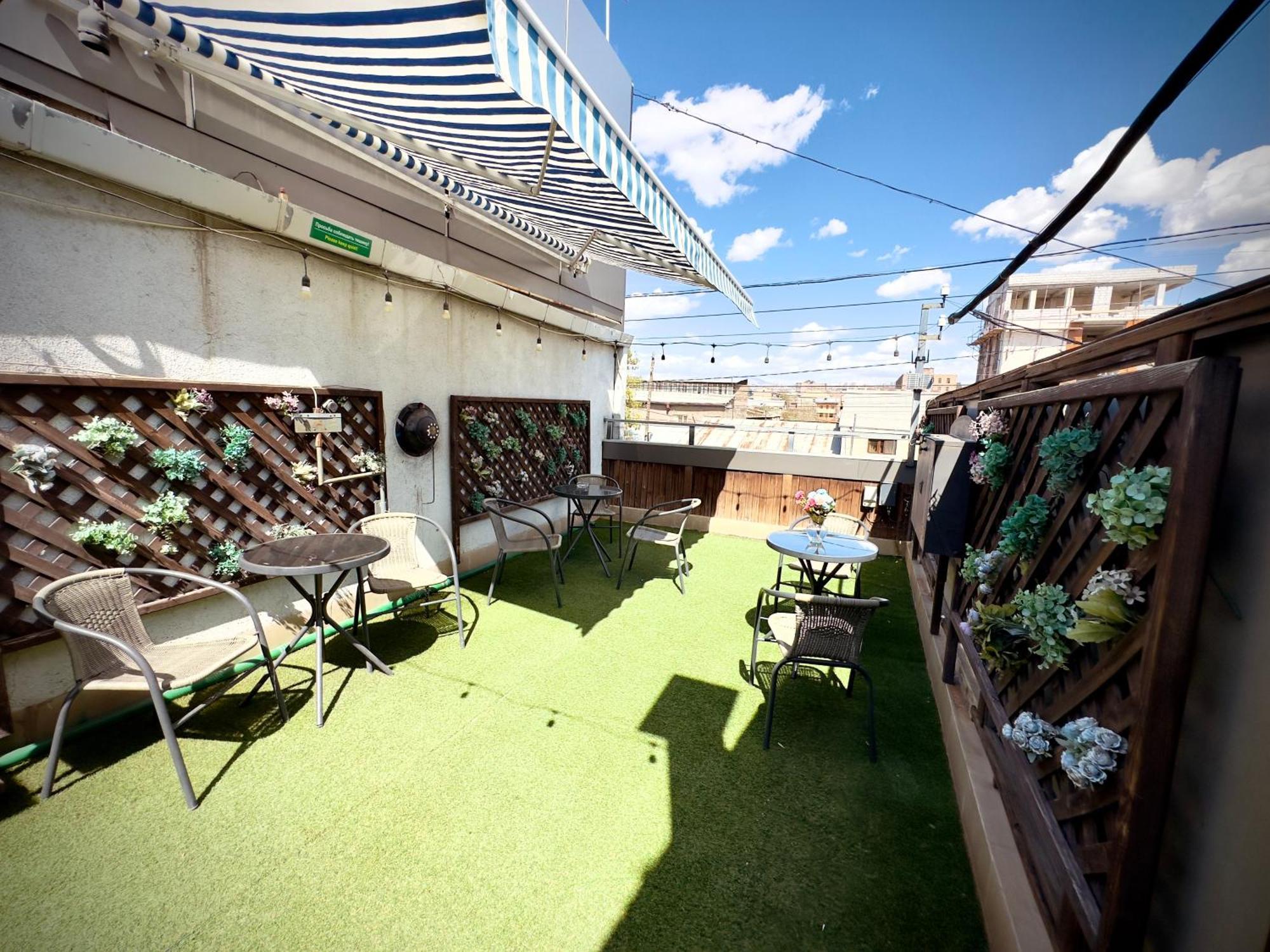 Nava Hotel Yerevan Exterior photo